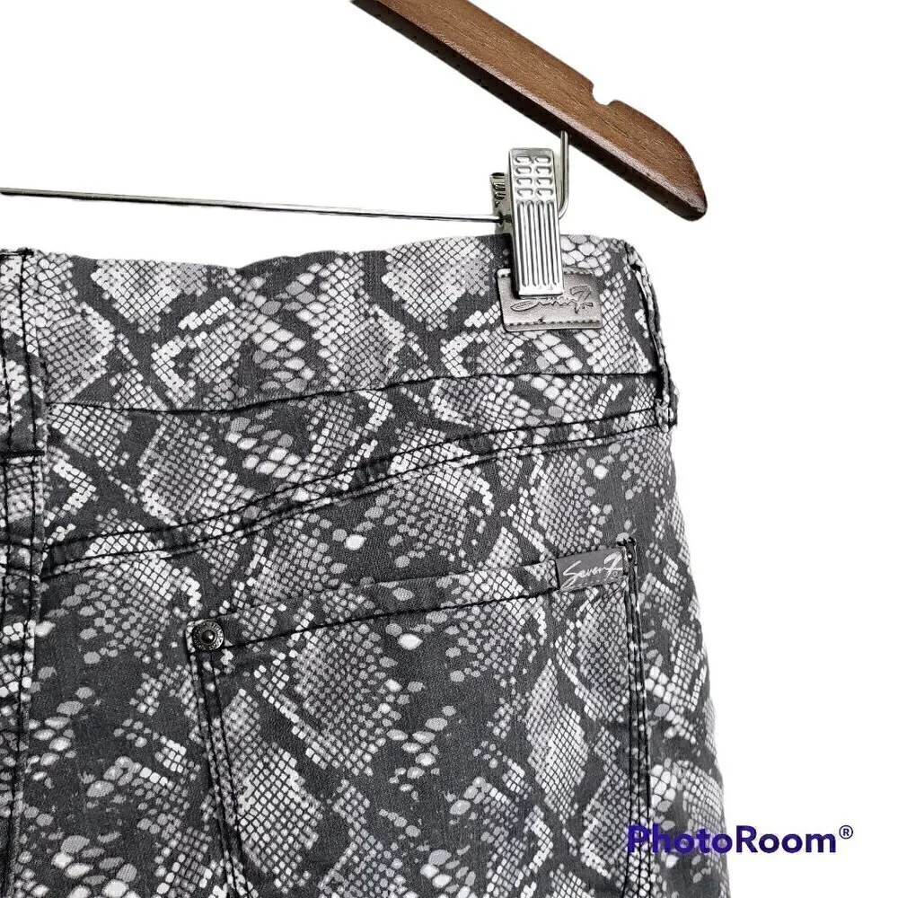 Snake print high rise gray and white skinny jeans size 16 - Picture 4 of 9